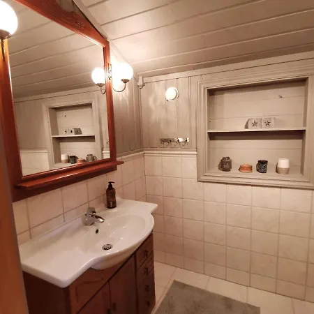 Sundebu, Spacious 5-bedroom Mountain Near And Hiking Hébergement de vacances *